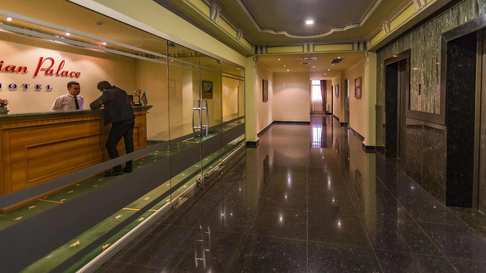 Caspian Palace Hotel バクー 4*,